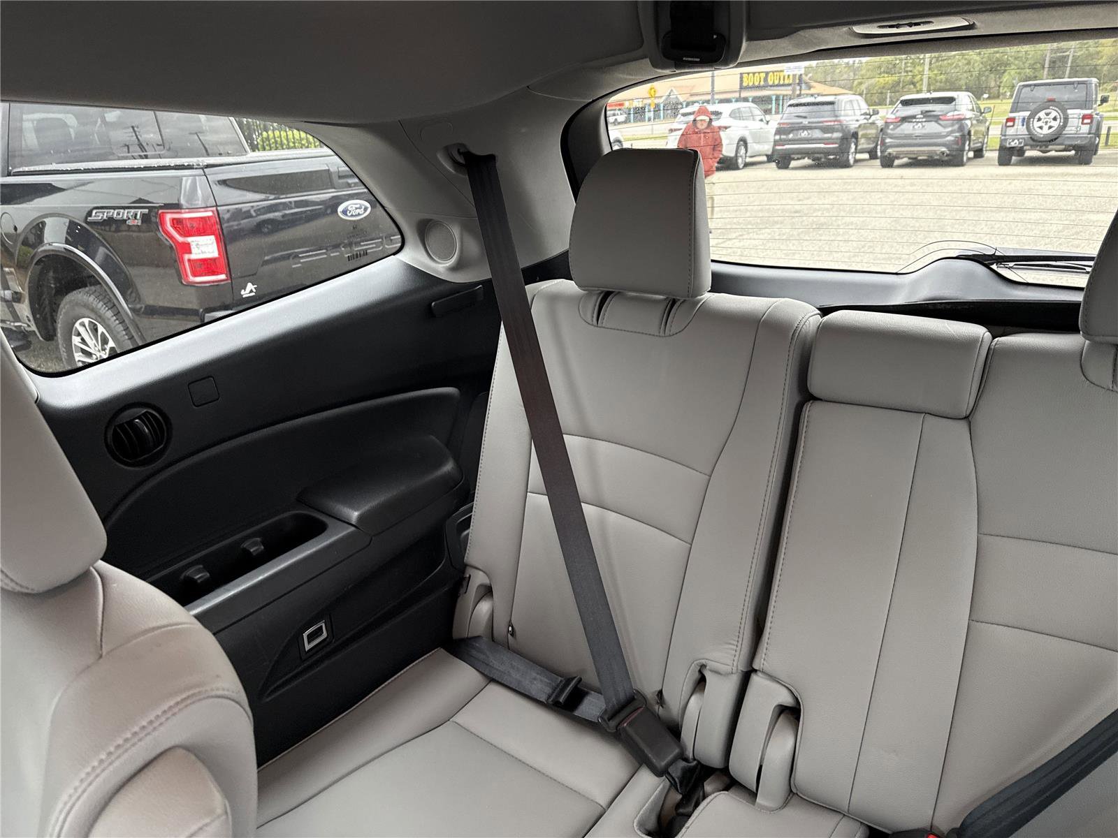 Used 2022 Honda Pilot Touring image 7