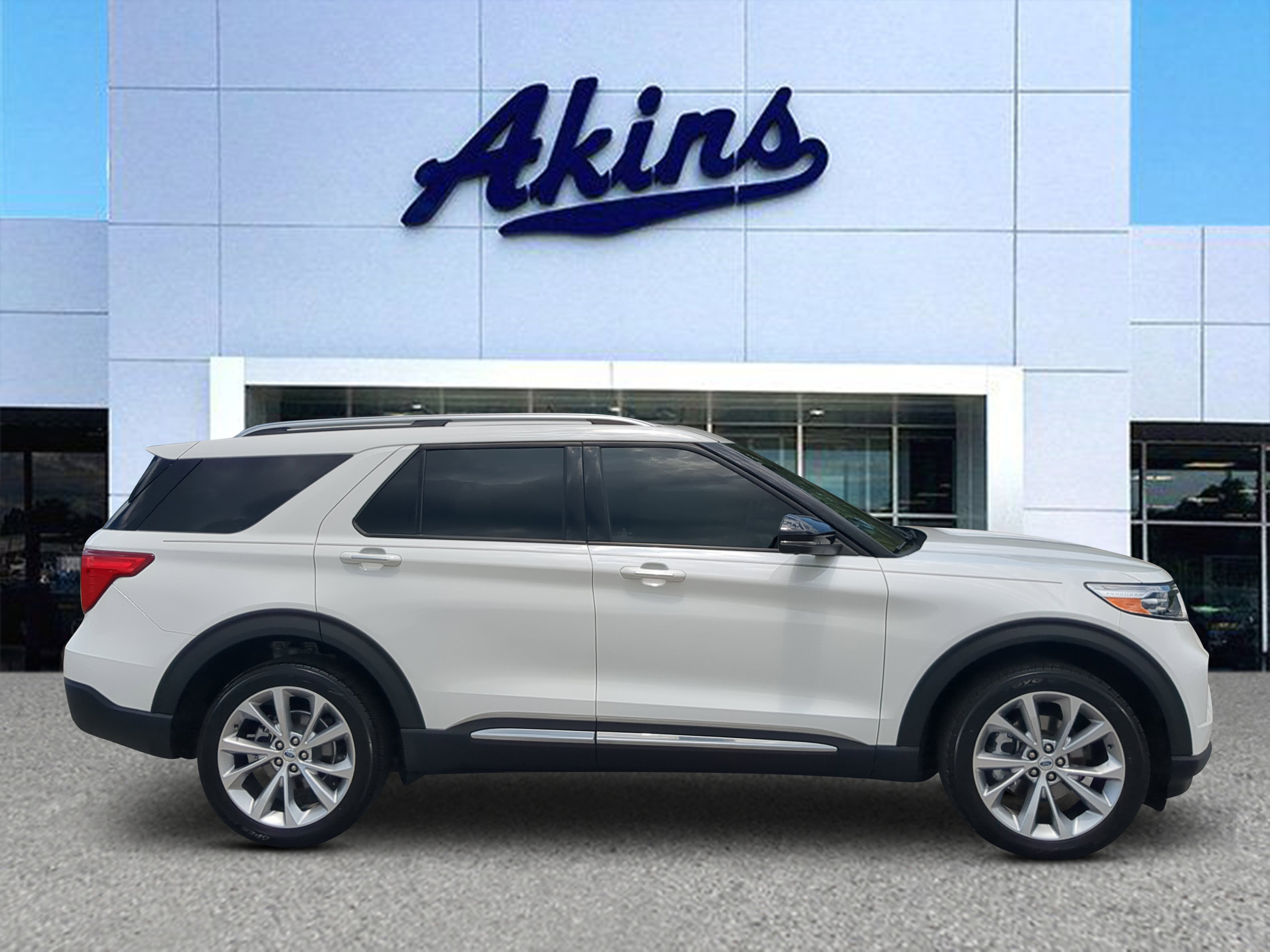 Certified 2023 Ford Explorer Platinum w/ Technology Package