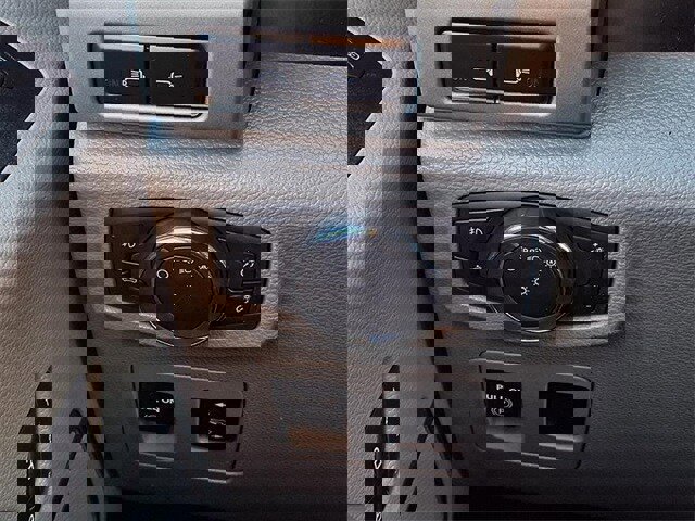 Certified 2018 Ford F150 Lariat w/ Equipment Group 502A Luxury image 27