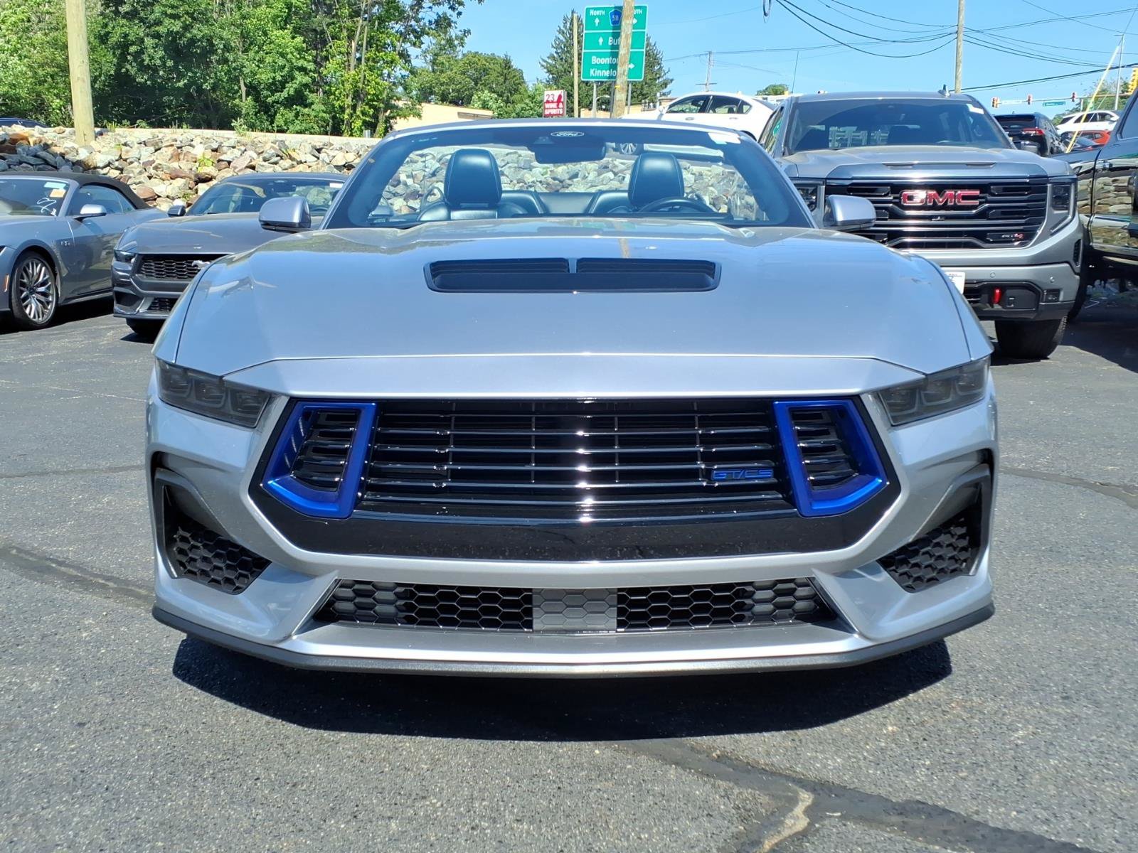 Certified 2025 Ford Mustang GT Premium RWD image 2