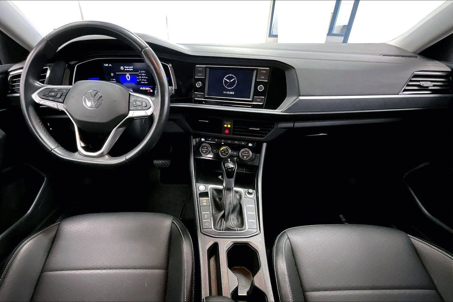 Used 2022 Volkswagen Jetta SE image 14