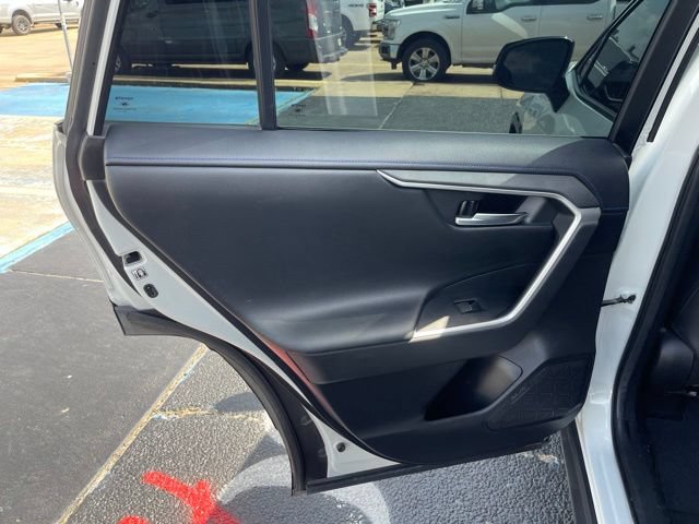 Used 2020 Toyota RAV4 XSE AWD/4WD image 17