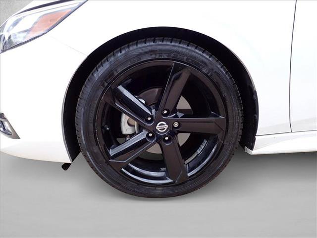 Used 2022 Nissan Sentra SR w/ Midnight Edition FWD image 10