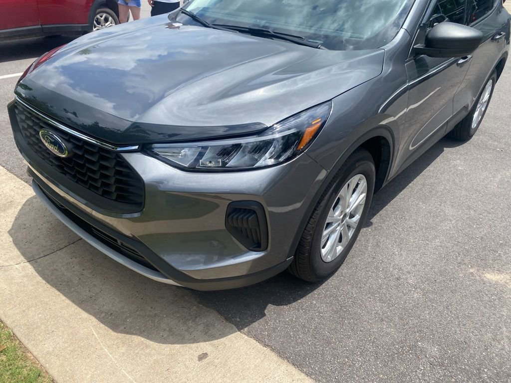 Certified 2025 Ford Escape Active w/ Tech Pack #1 FWD image 2