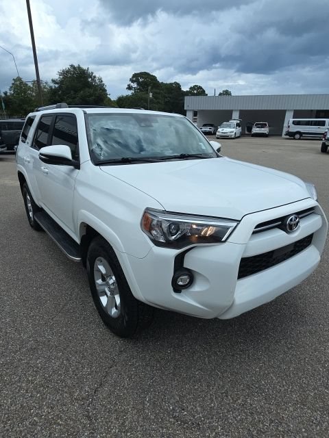 Used 2023 Toyota 4Runner SR5 Premium w/ Moonroof Package RWD image 2