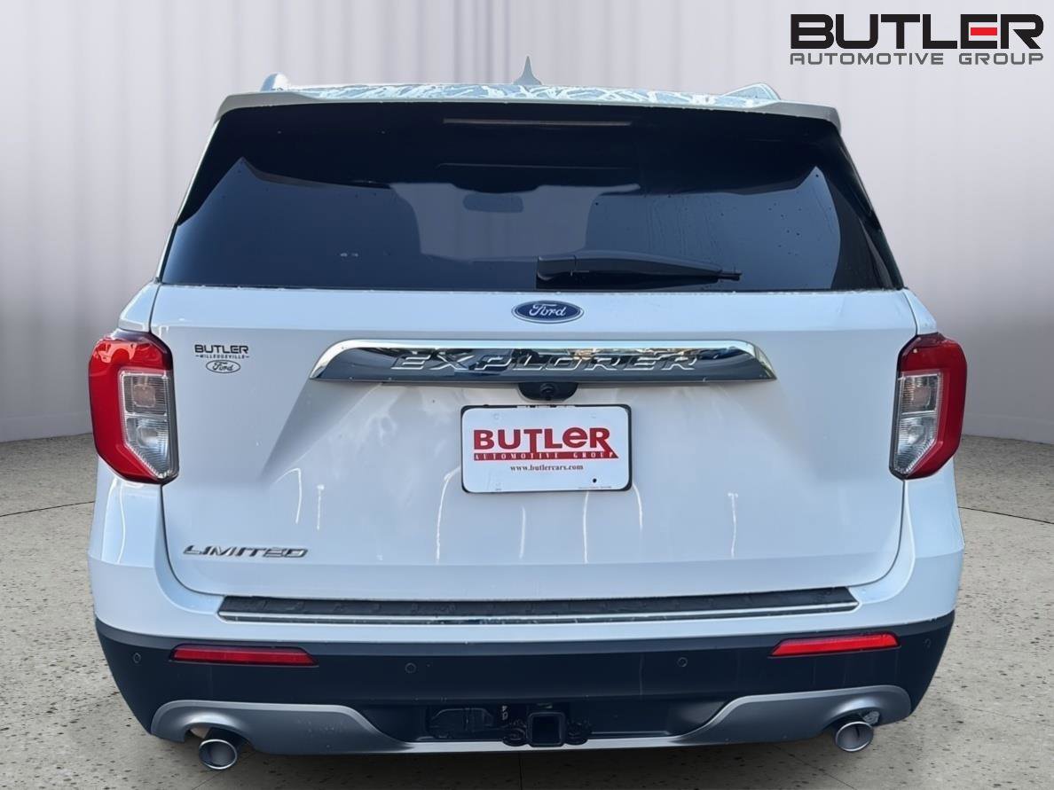 Certified 2022 Ford Explorer Limited w/ Equipment Group 301A image 4