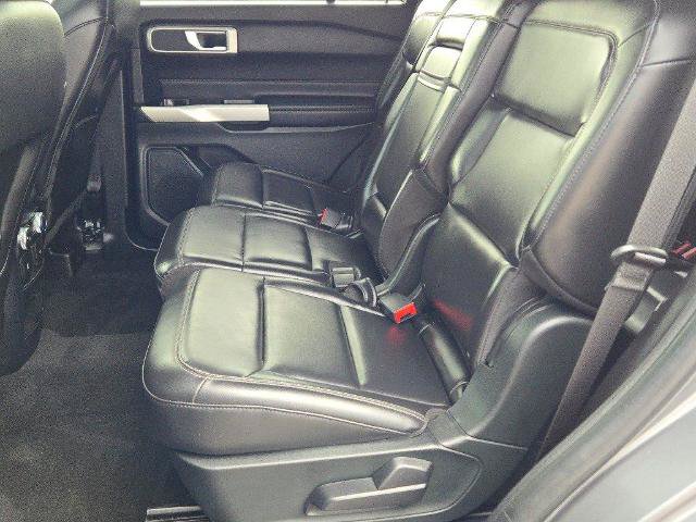 Certified 2021 Ford Explorer XLT w/ Equipment Group 202A AWD/4WD image 15