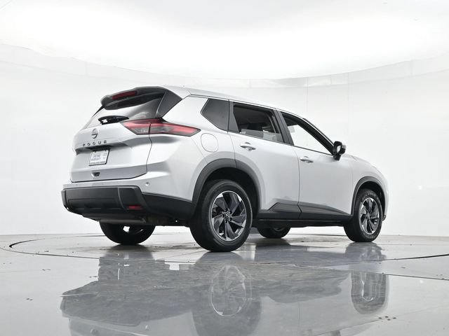 Used 2025 Nissan Rogue SV FWD image 31