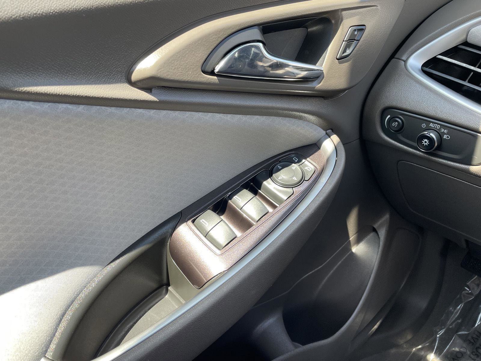 Used 2018 Chevrolet Malibu LS FWD image 28