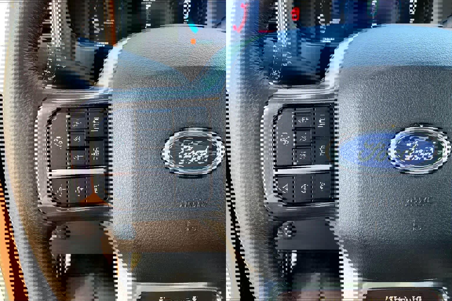 Certified 2025 Ford F450 King Ranch w/ FX4 Off-Road Package image 24