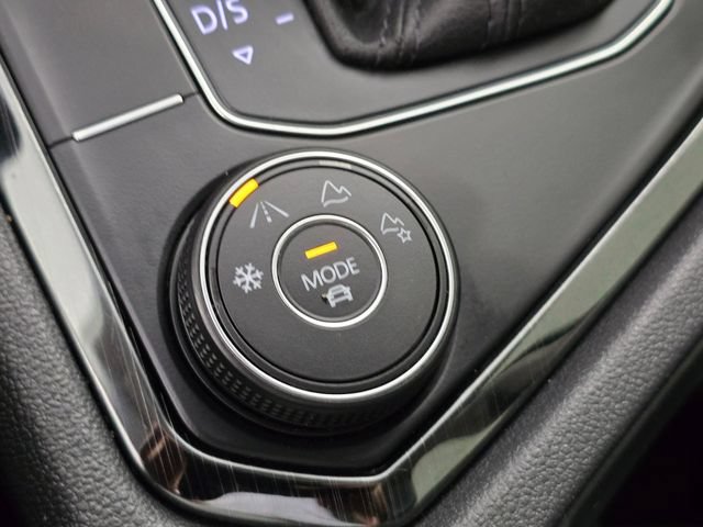 Used 2019 Volkswagen Tiguan SEL Premium AWD/4WD image 37
