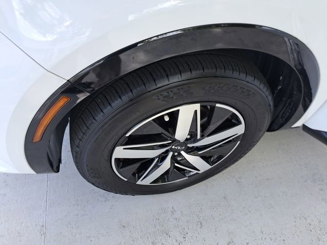 Used 2023 Kia Sorento S w/ Panoramic Sunroof Package image 26