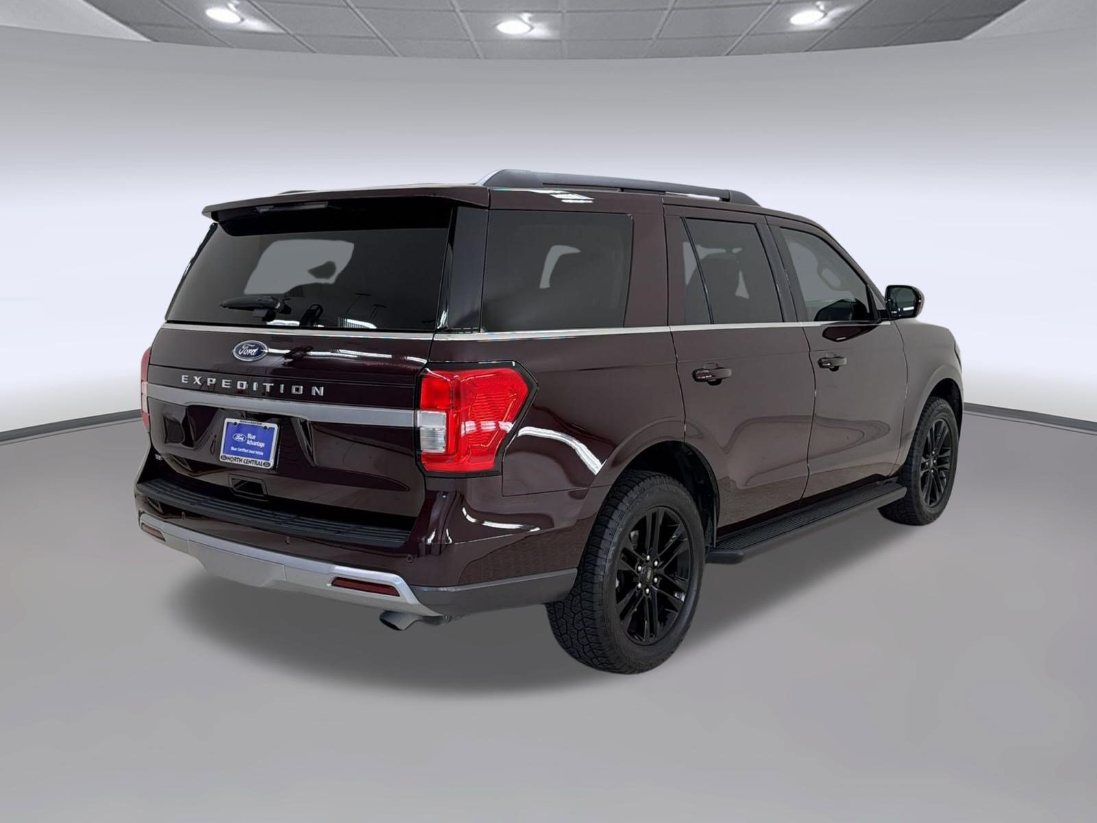 Certified 2024 Ford Expedition XLT RWD image 9