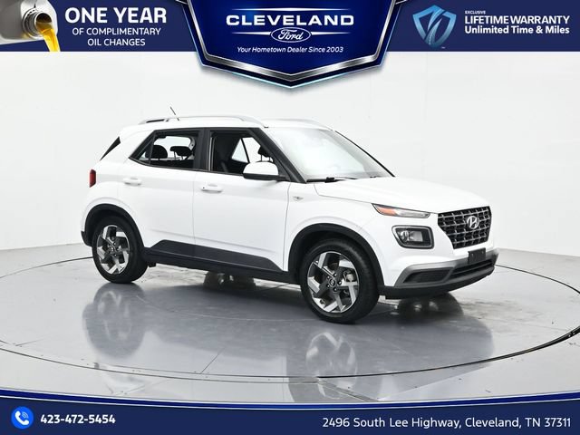 Used 2024 Hyundai Venue SEL FWD image 1