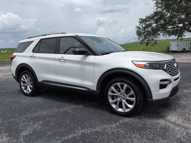 Certified 2022 Ford Explorer Platinum w/ Equipment Group 601A AWD/4WD image 2