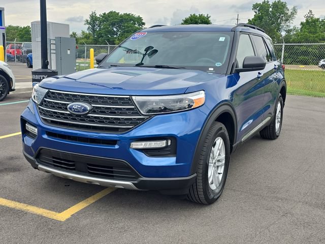 Certified 2023 Ford Explorer XLT w/ Equipment Group 202A AWD/4WD image 2