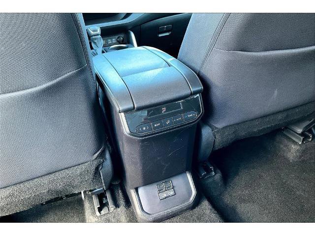 Used 2024 Toyota Highlander LE image 10