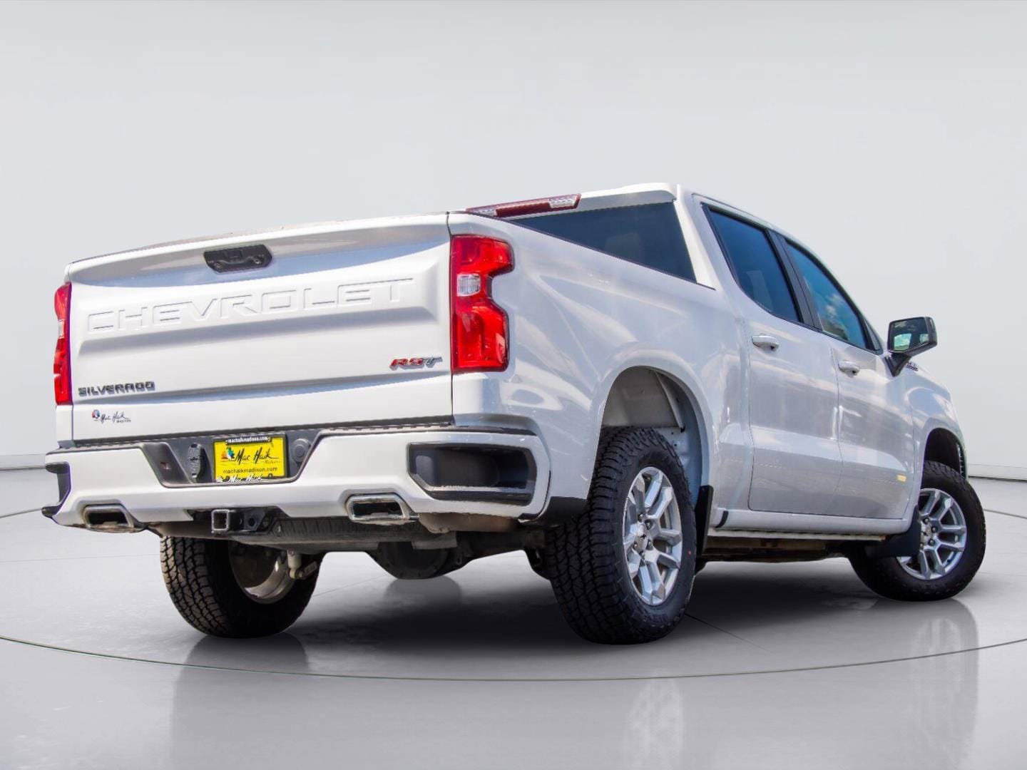 Used 2023 Chevrolet Silverado 1500 RST w/ Z71 Off-Road Package AWD/4WD image 4