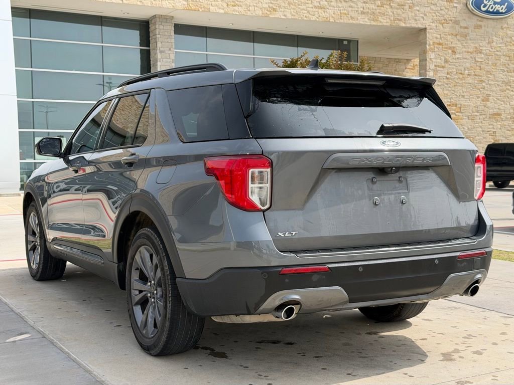 Certified 2024 Ford Explorer XLT w/ Equipment Group 202A RWD image 9