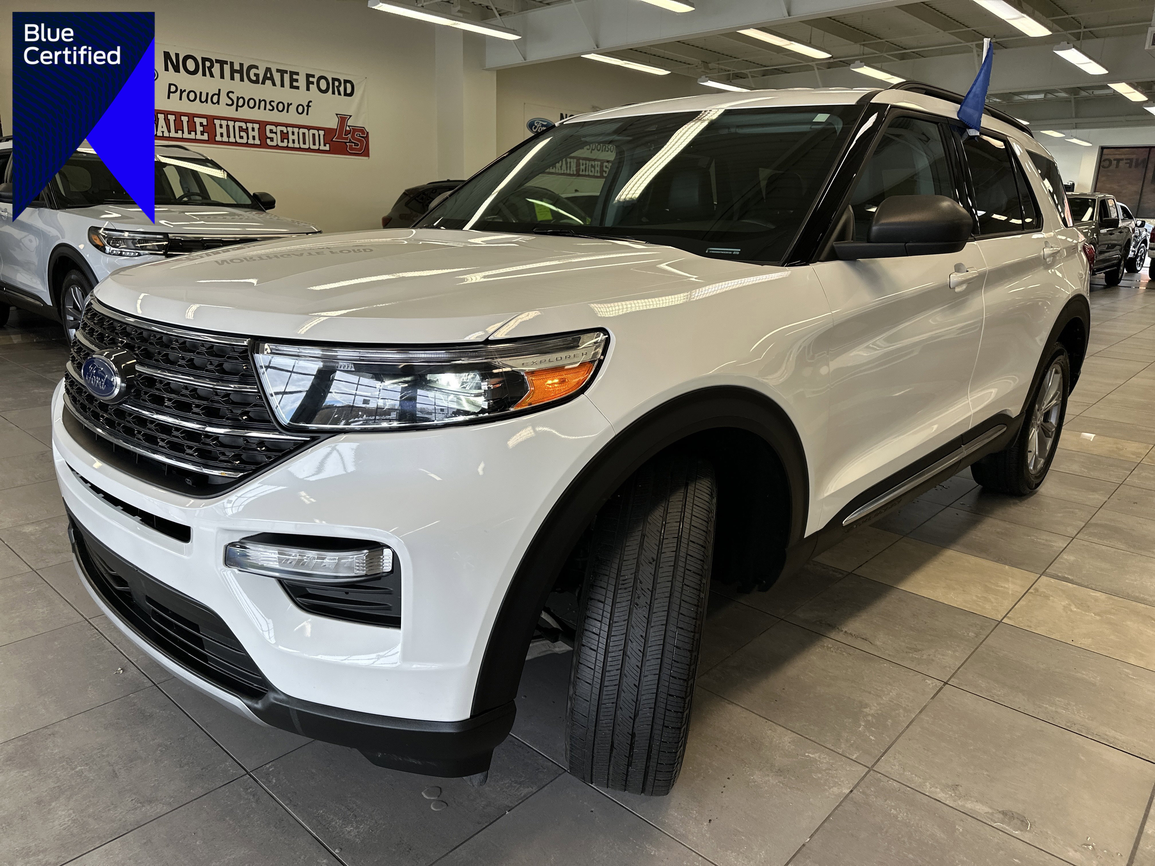 Certified 2022 Ford Explorer XLT w/ Equipment Group 202A image 1
