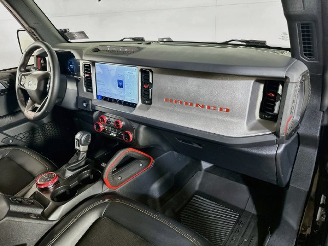 Certified 2025 Ford Bronco Big Bend w/ Black Diamond Package AWD/4WD image 20