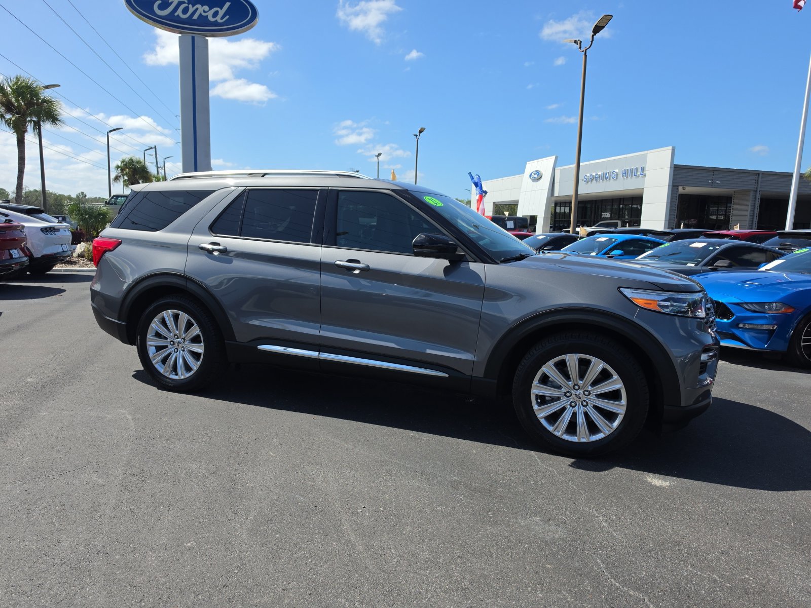 Certified 2021 Ford Explorer Limited w/ Hybrid Equipment Group 310A RWD image 2