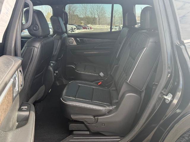 Used 2025 Buick Enclave Avenir AWD/4WD image 15