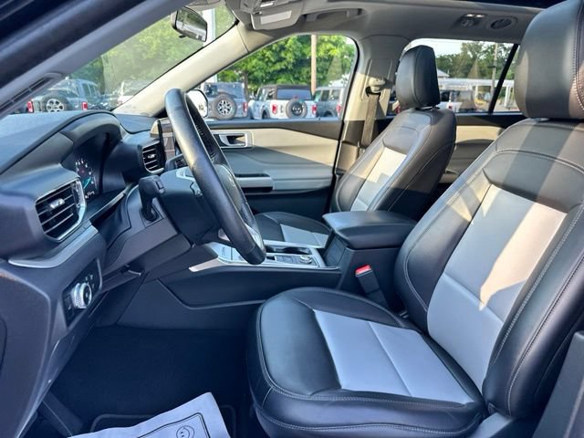 Certified 2023 Ford Explorer XLT w/ Equipment Group 202A AWD/4WD image 35