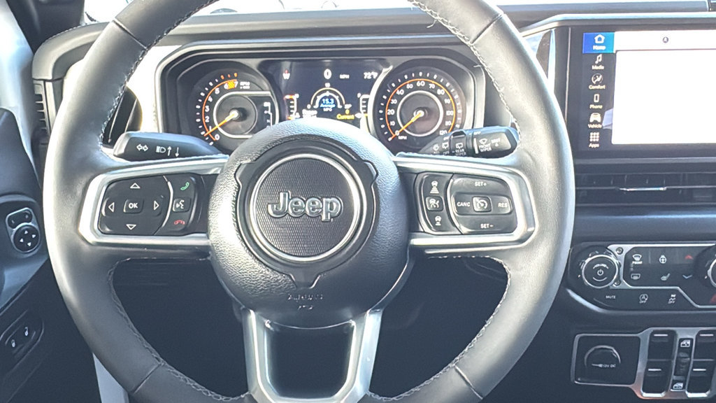 Used 2026 Jeep Wrangler Unlimited Sahara AWD/4WD image 12