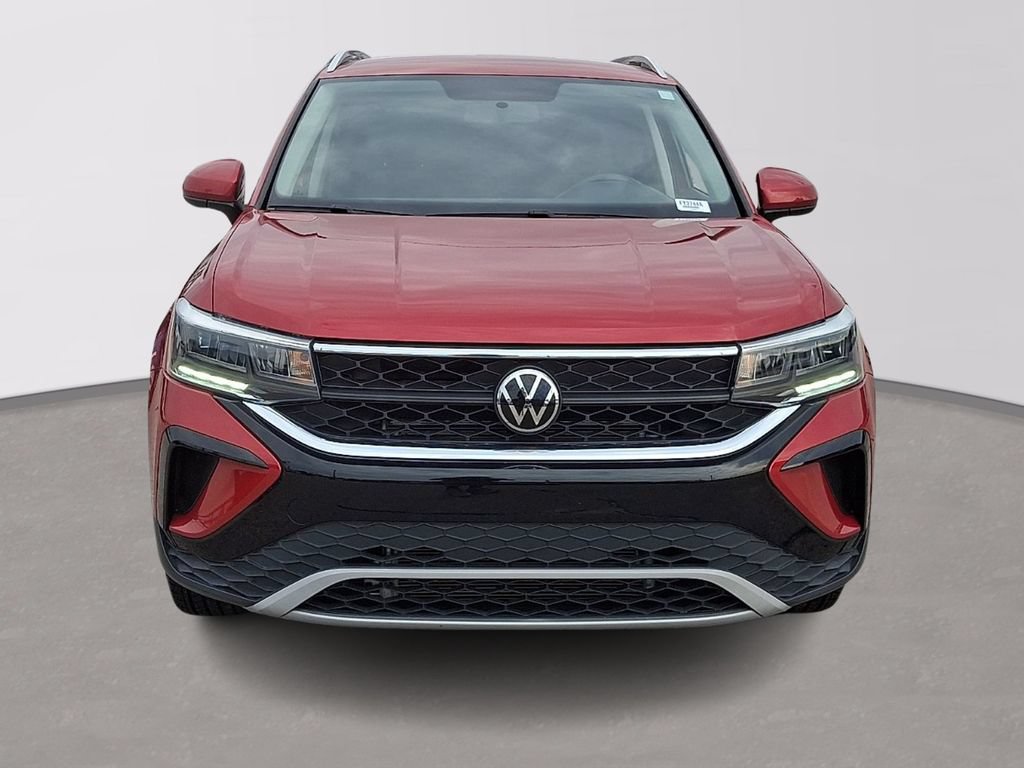 Used 2022 Volkswagen Taos SE FWD image 2