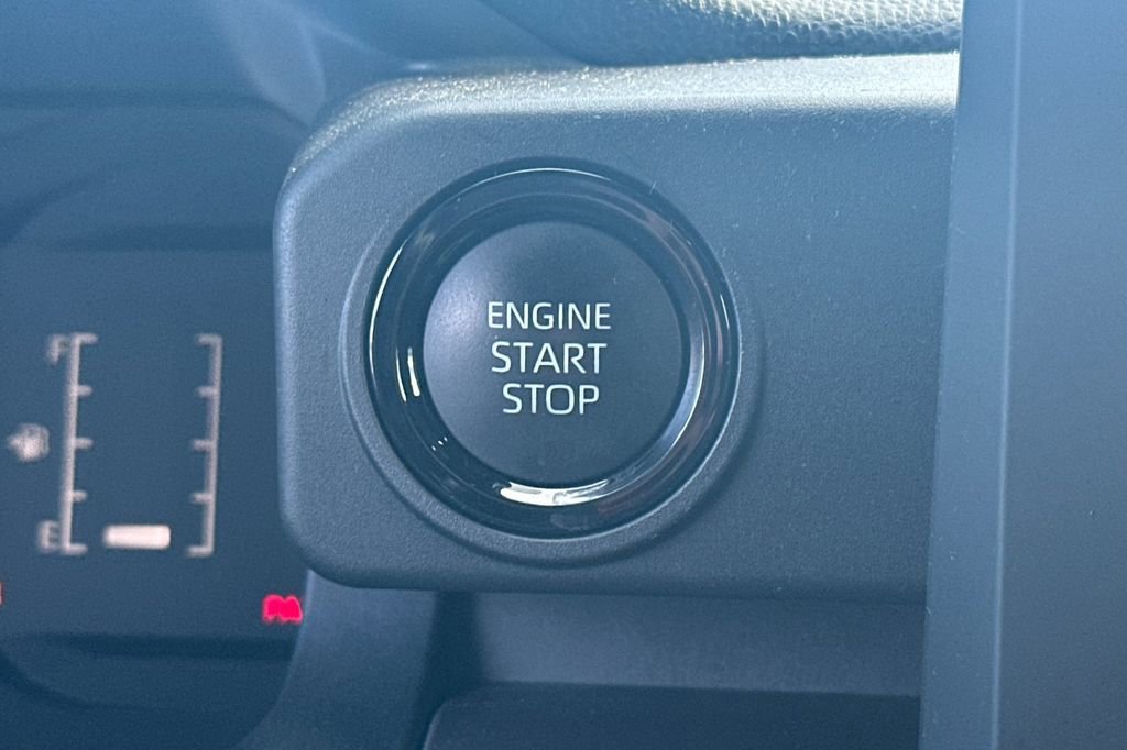 Used 2024 Toyota Tacoma SR5 AWD/4WD image 21