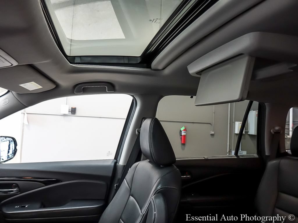 Used 2020 Honda Pilot Touring image 12