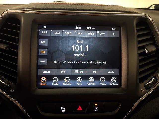 Used 2021 Jeep Cherokee Trailhawk w/ Trailer Tow Group AWD/4WD image 25