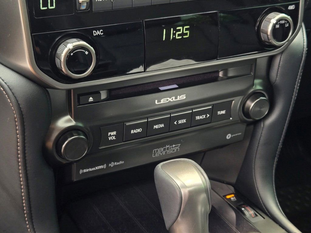 Used 2023 Lexus GX 460 Premium image 32