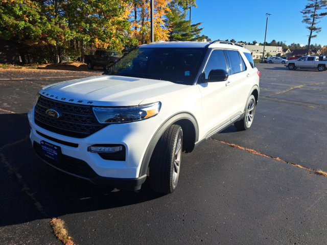 Certified 2024 Ford Explorer XLT w/ Equipment Group 202A AWD/4WD image 4