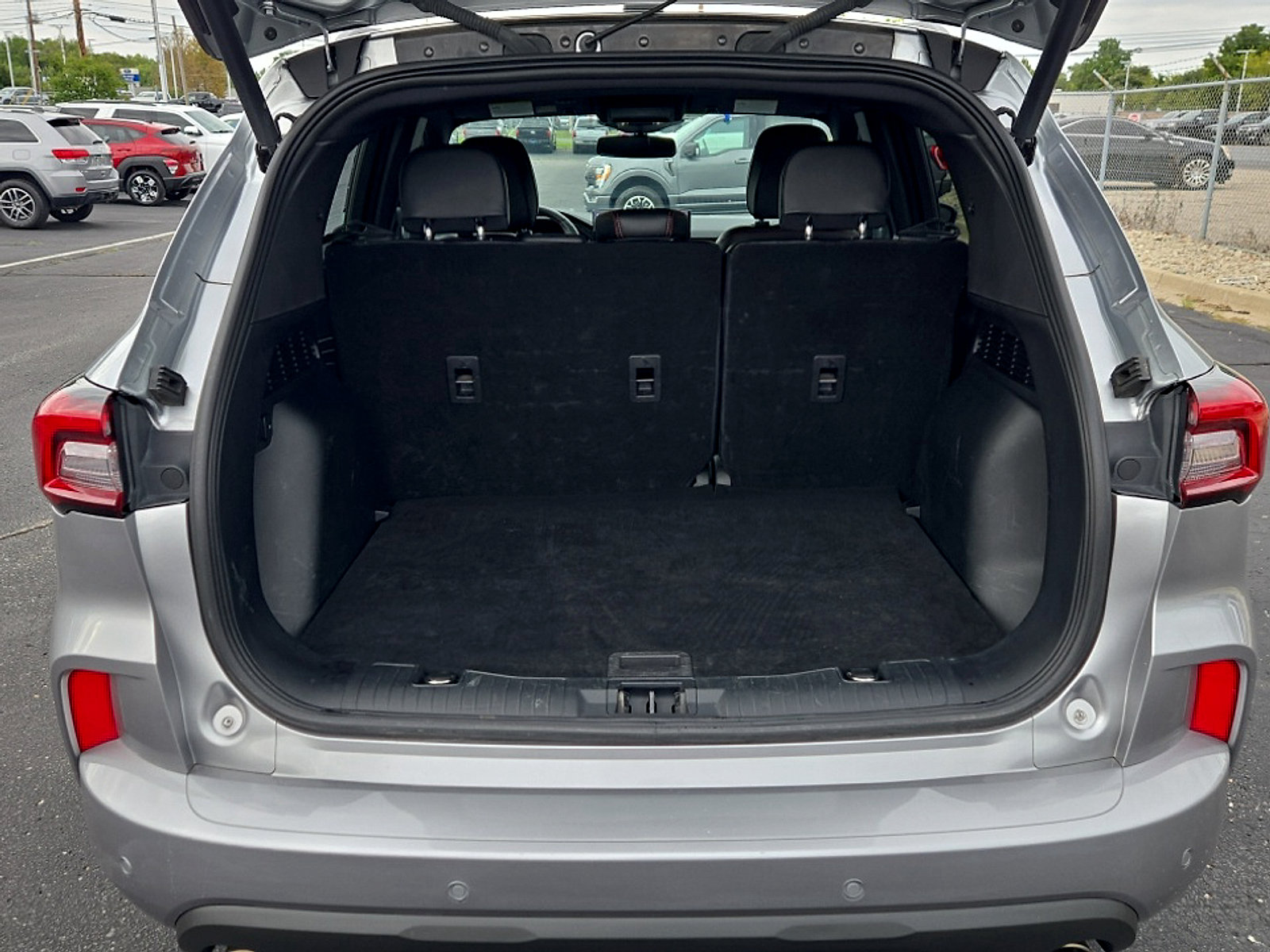 Certified 2023 Ford Escape ST-Line Elite w/ Premium Technology Package AWD/4WD image 23