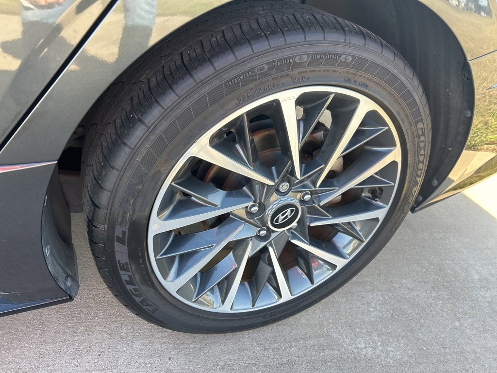 Used 2021 Hyundai Sonata Limited w/ Preferred Accessory Package image 8