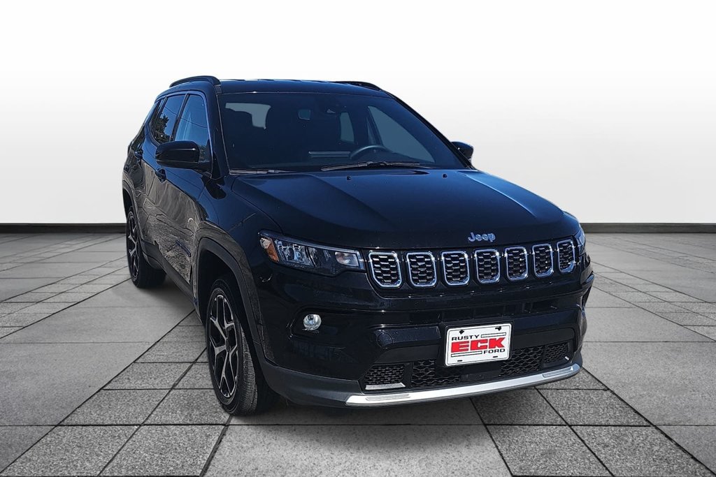 Used 2025 Jeep Compass Limited AWD/4WD image 3