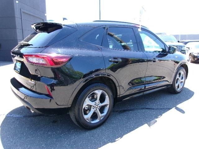 Certified 2023 Ford Escape ST-Line Select w/ Tech Pack #1 AWD/4WD image 6