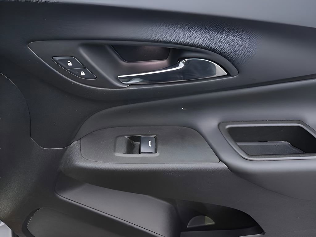 Used 2024 Chevrolet Equinox LT image 32