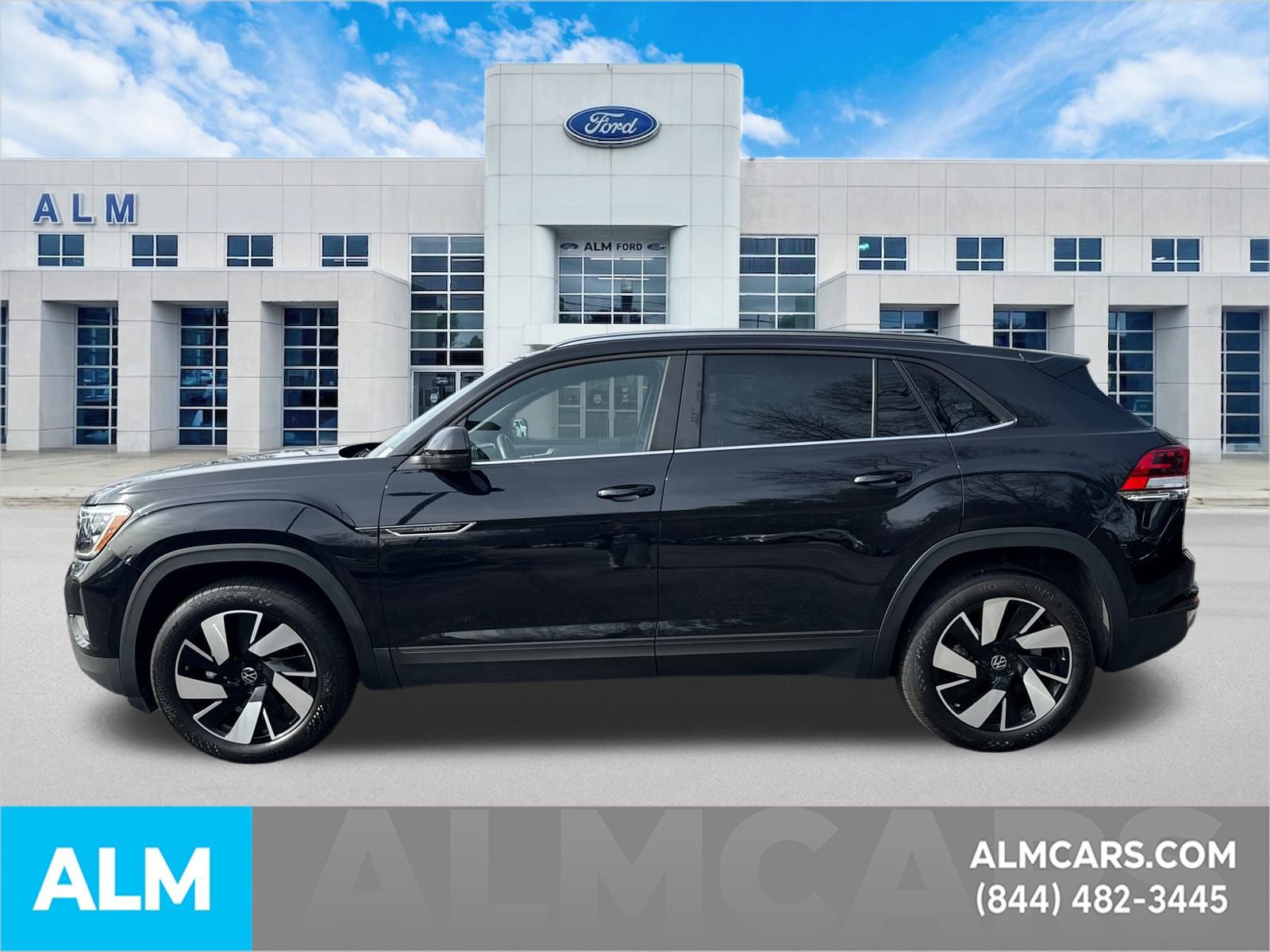 Used 2025 Volkswagen Atlas Cross Sport SE image 9