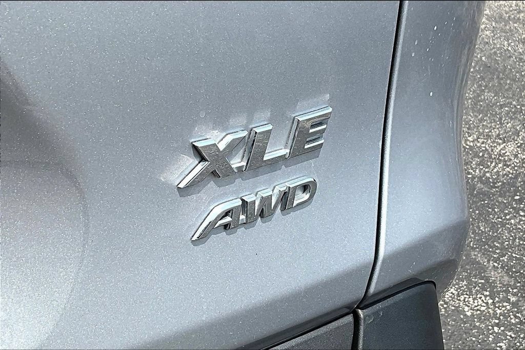 Used 2021 Toyota RAV4 XLE w/ Convenience Package AWD/4WD image 27