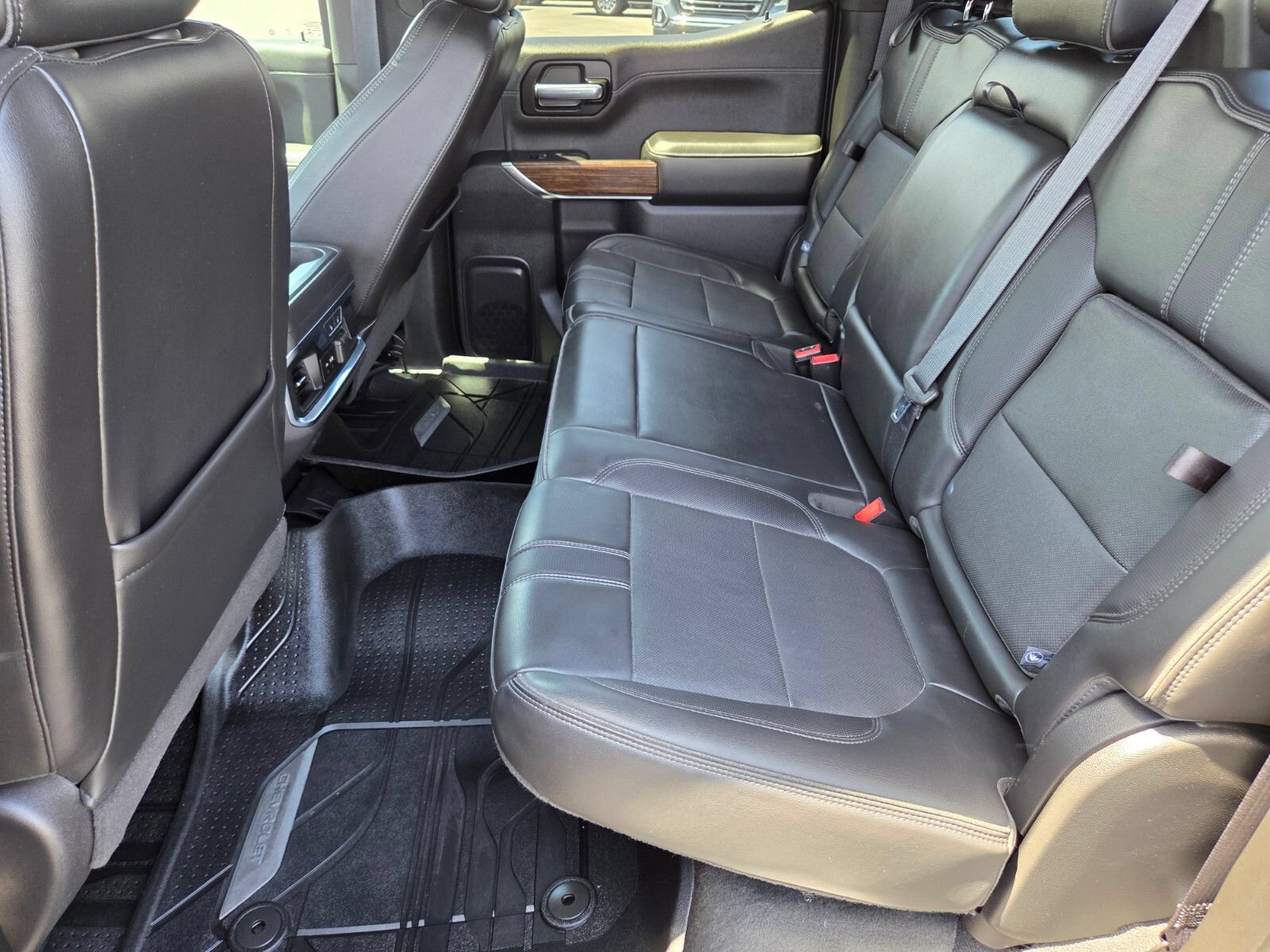 Used 2021 Chevrolet Silverado 1500 High Country w/ Technology Package AWD/4WD image 12