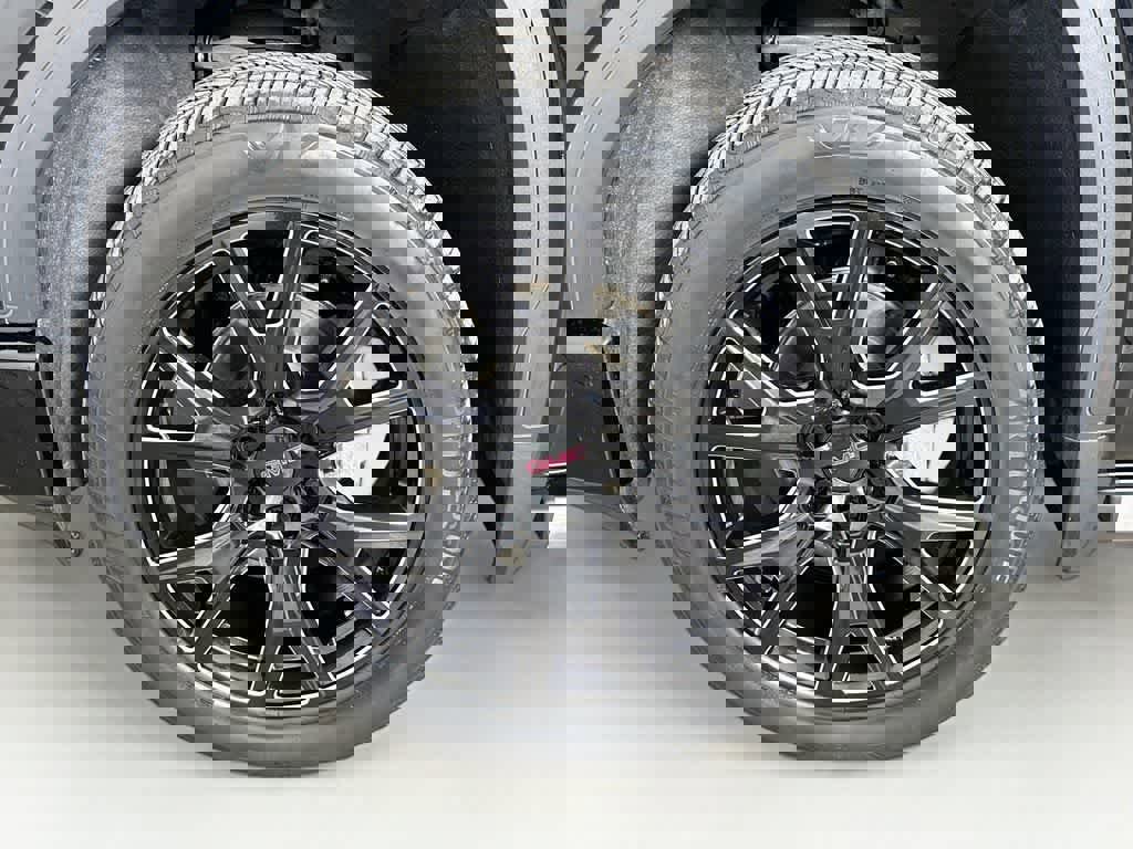 Used 2022 GMC Sierra 1500 Denali w/ Denali Premium Package image 11