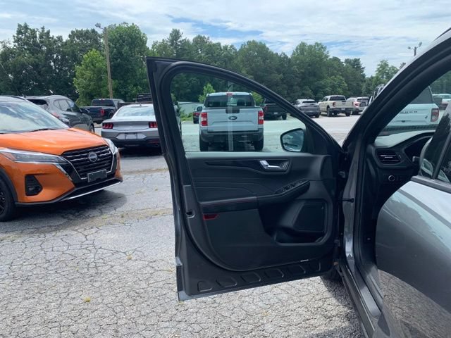 Certified 2025 Ford Escape ST-Line AWD/4WD image 21