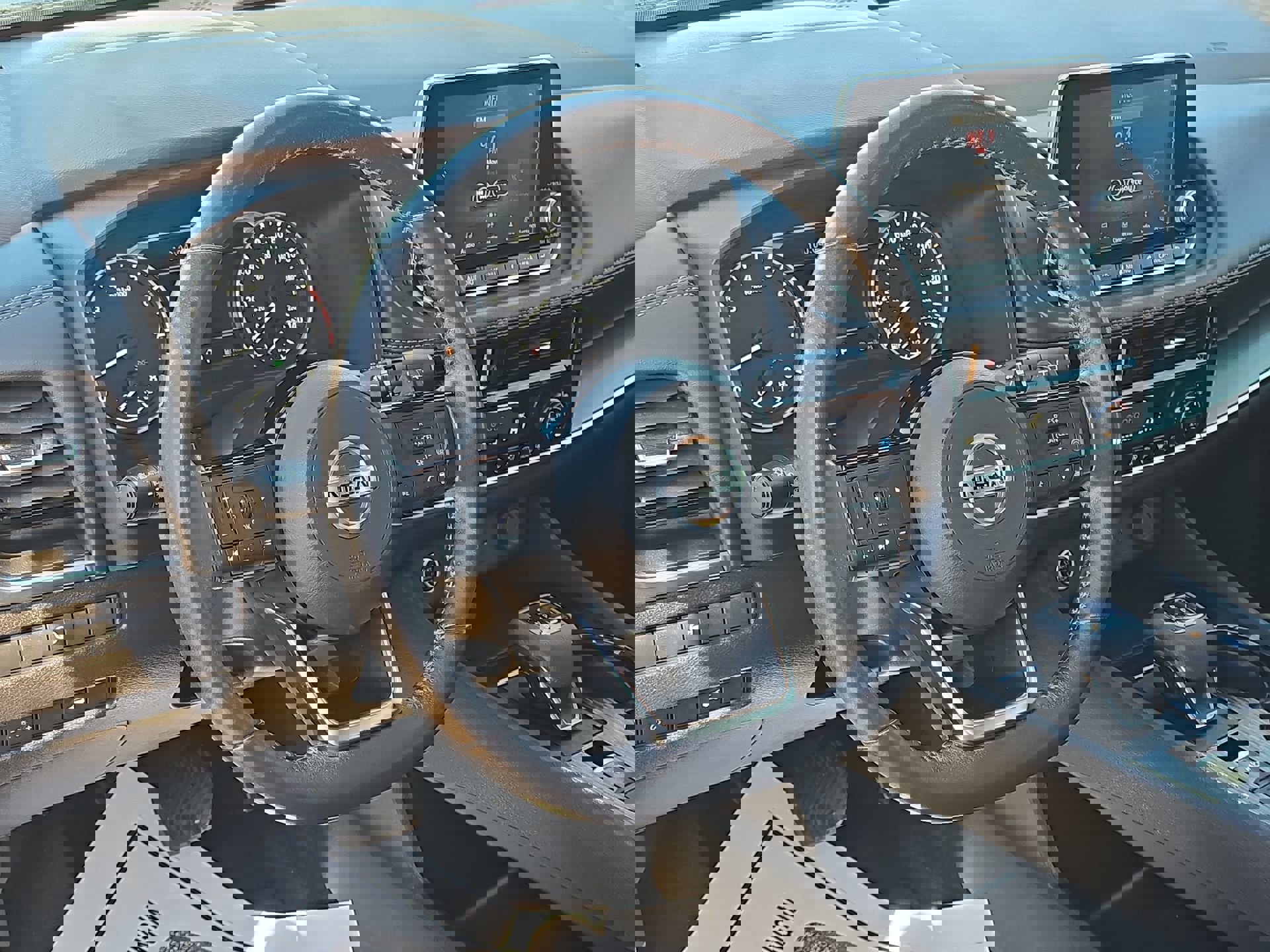 Used 2021 Nissan Rogue SV w/ Premium Package image 14