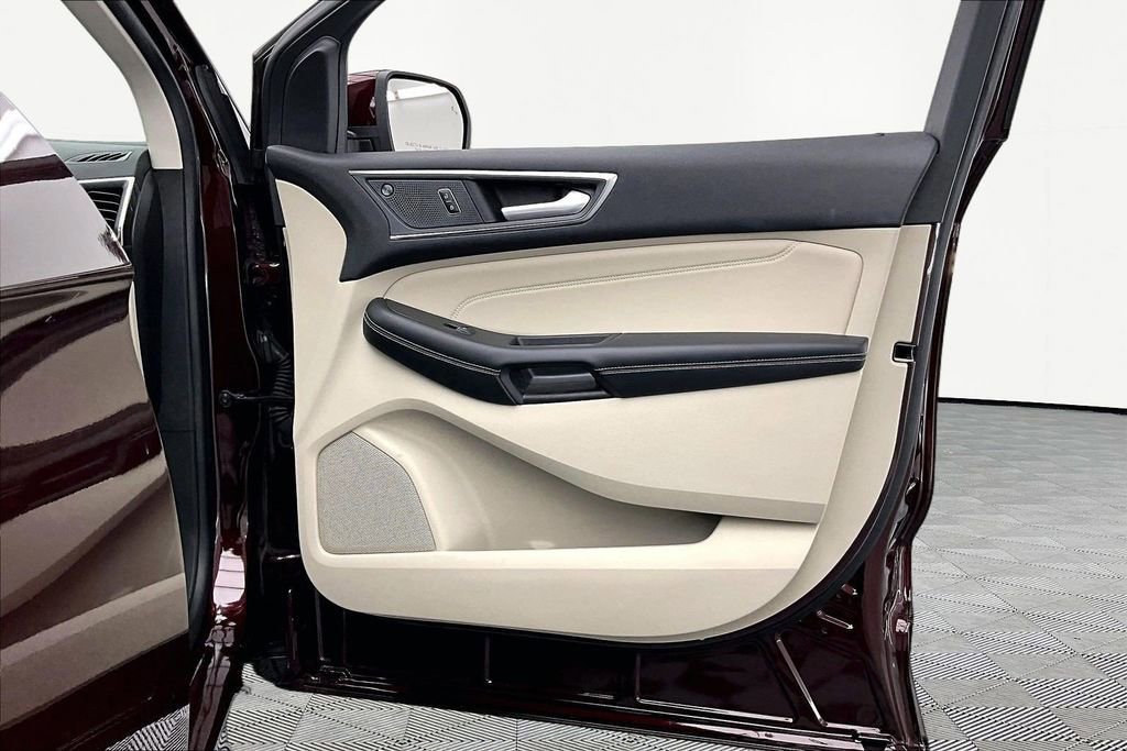 Certified 2024 Ford Edge Titanium w/ Equipment Group 301A image 24