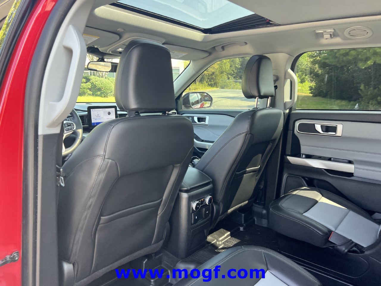 Certified 2024 Ford Explorer XLT w/ Equipment Group 202A AWD/4WD image 21