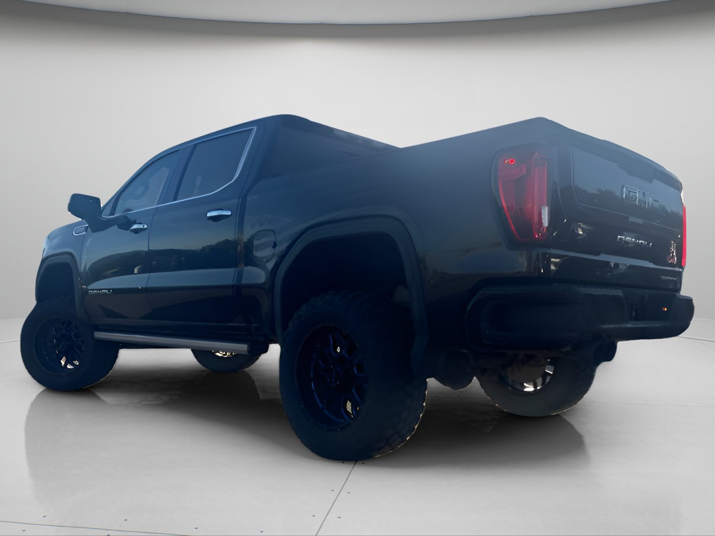 Used 2019 GMC Sierra 1500 Denali w/ Denali Ultimate Package AWD/4WD image 11