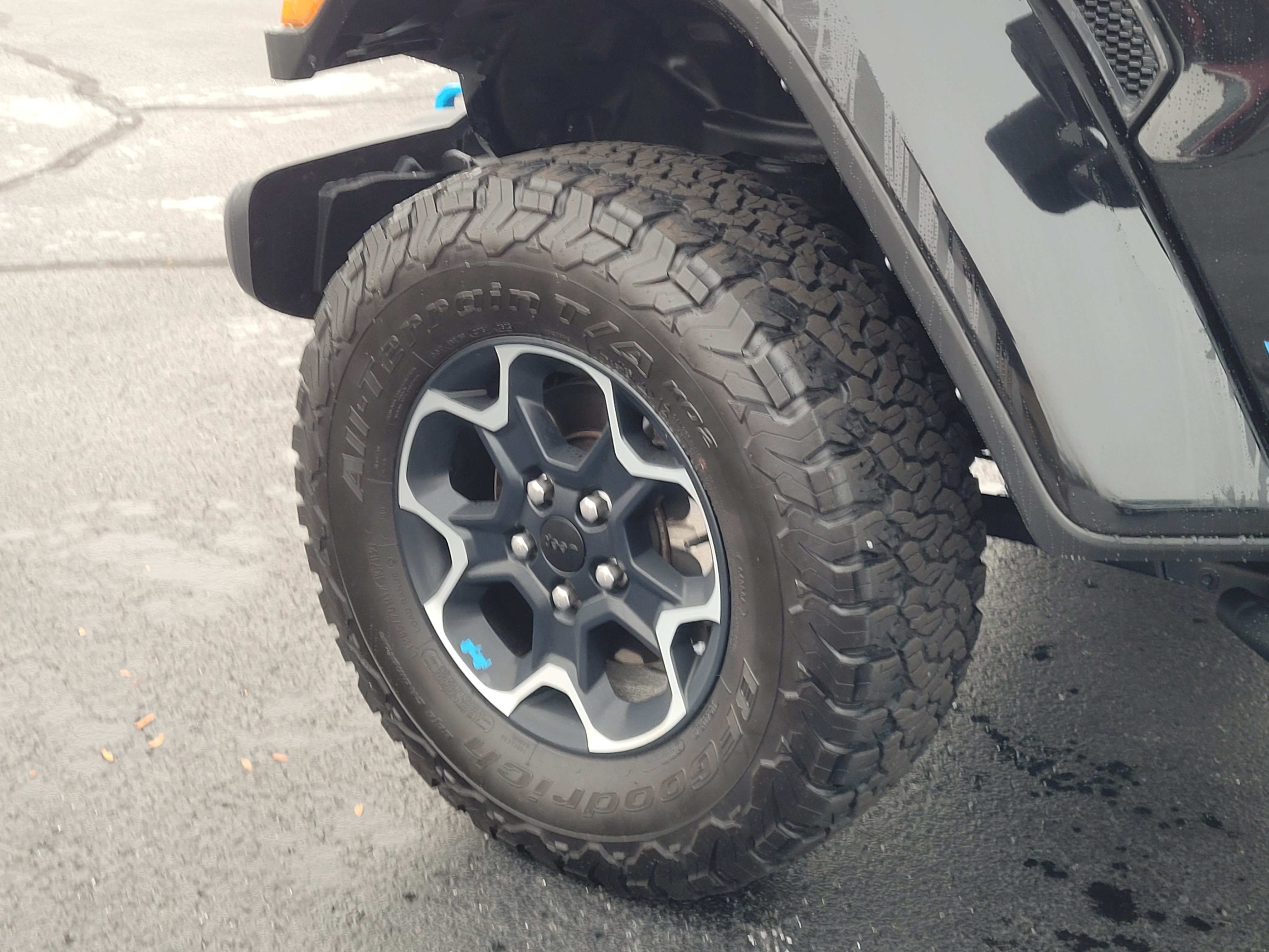 Used 2023 Jeep Wrangler Unlimited Rubicon 4xe w/ Cold Weather Group AWD/4WD image 10